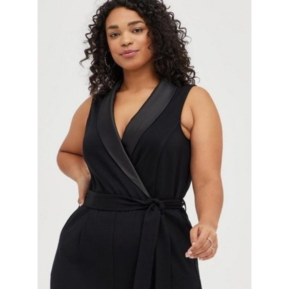 Torrid Black Satin Shawl Collar Sleeveless Tuxedo Jumpsuit Plus Size 18 NWT
